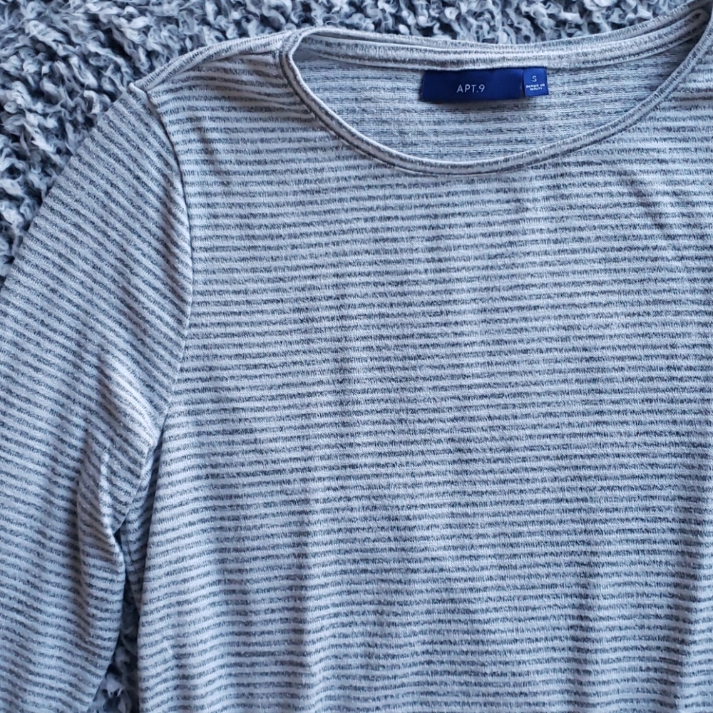 Striped Longsleeve - Picture 2 of 5